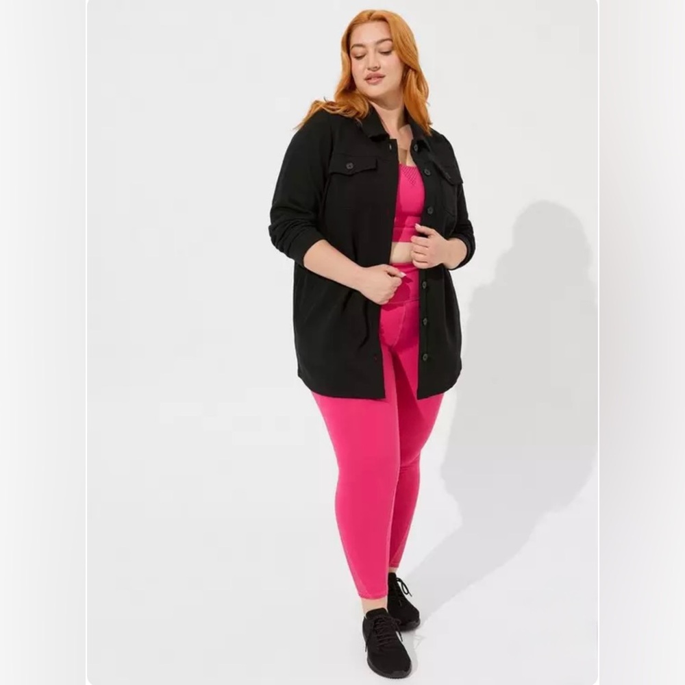 Torrid Brushed Fleece Active Shacket in Deep Black Plus Size 3 - Picture 3 of 7